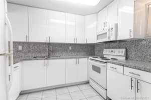 1810 W 56th St, Hialeah, FL 33012, Sold 01/04/22