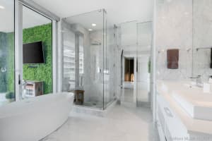 650 NE 32nd St, Miami, FL 33137, Sold 11/18/22