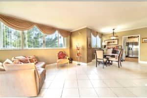 6422 Collins Ave, Miami Beach, FL 33141, Sold 03/04/22