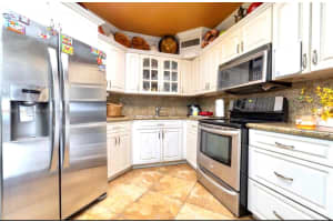 6422 Collins Ave, Miami Beach, FL 33141, Sold 03/04/22