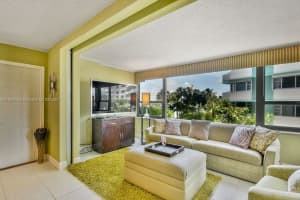 5225 Collins Ave, Miami, FL 33140, Sold 01/18/22