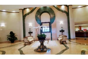 5757 Collins Ave # 305, Miami Beach, FL 33140, Sold 12/02/21