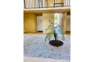 690 W Park Dr, Miami, FL 33172, Sold 10/20/21