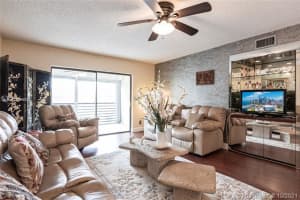 4930 E Sabal Palm Blvd, Tamarac, FL 33319, Sold 03/25/22