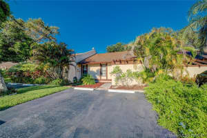 1560 NW 98th Terrace, Pembroke Pines, FL 33024, Sold 11/08/21