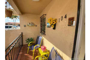 5530 W 26th Ct, Hialeah, FL 33016, Sold 11/03/21