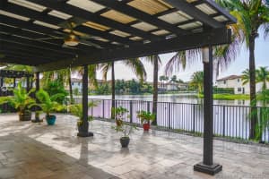 8860 NW 98th Ct, Doral, FL 33178, Sold 11/16/21