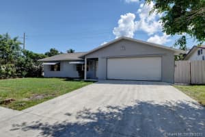 1312 NW 7th St, Boynton Beach, FL 33426, Sold 01/19/22