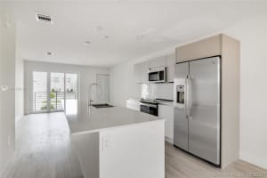 2555 NE 193rd St, Miami, FL 33180, Sold 02/02/22