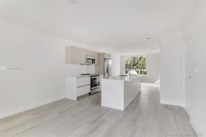 2555 NE 193rd St, Miami, FL 33180, Sold 02/02/22