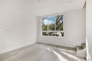 2555 NE 193rd St, Miami, FL 33180, Sold 02/02/22