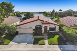10712 SW 14th Pl, Davie, FL 33324, Sold 12/14/21