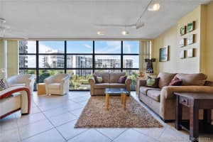 600 Parkview Dr # 1132, Hallandale Beach, FL 33009, Sold 11/11/21
