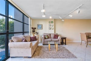 600 Parkview Dr # 1132, Hallandale Beach, FL 33009, Sold 11/11/21