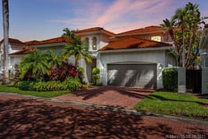 1091 Waterside Ln, Hollywood, FL 33019, Sold 12/15/21