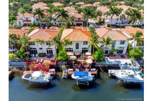 1091 Waterside Ln, Hollywood, FL 33019, Sold 12/15/21