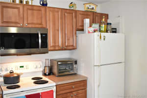 10161 W Sunrise Blvd, Plantation, FL 33322, Sold 12/01/21