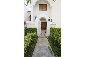 3630 Yacht Club Dr, Miami, FL 33180, Sold 01/14/22
