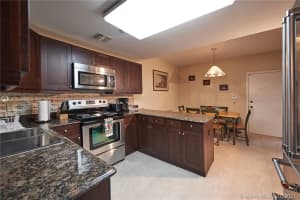 3630 Yacht Club Dr, Miami, FL 33180, Sold 01/14/22