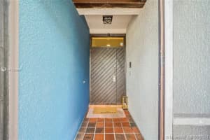 16409 Bridge End Rd, Hialeah, FL 33014, Sold 10/29/21