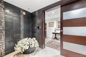 3201 NE 183rd St, Aventura, FL 33160, Sold 05/09/22