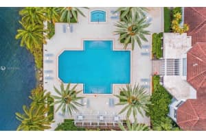 3165 NE 184th St, Aventura, FL 33160, Sold 11/09/21