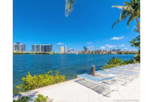 3165 NE 184th St, Aventura, FL 33160, Sold 11/09/21