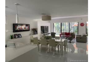 9871 NW 52nd Ln, Doral, FL 33178, Sold 11/03/21