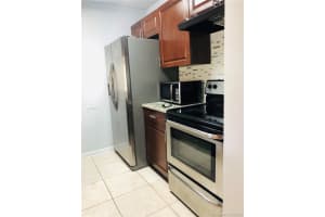 8340 SW 3rd Ct, Pembroke Pines, FL 33025, Sold 01/07/22