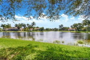 390 Cambridge Dr, Weston, FL 33326, Sold 12/09/21
