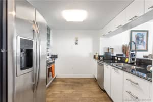1800 N Bayshore Dr, Miami, FL 33132, Sold 11/01/21