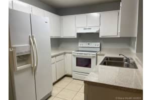 301 Palm Way, Pembroke Pines, FL 33025, Sold 11/16/21