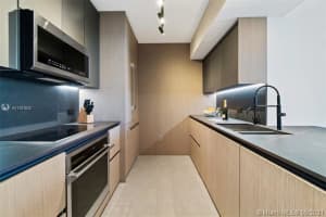 18800 NE 29th Ave, Aventura, FL 33180, Sold 01/05/22