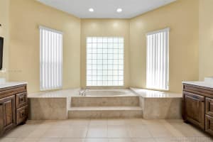 6195 SW 160th Terrace, Davie, FL 33331, Sold 11/04/21