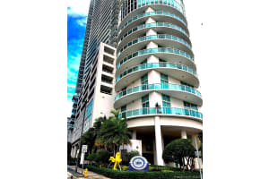 1800 N Bayshore Dr, Miami, FL 33132, Sold 11/15/21