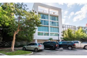 221 Jefferson Ave, Miami Beach, FL 33139, Sold 12/13/21