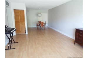 9240 Fontainebleau Blvd, Miami, FL 33172, Sold 11/22/21