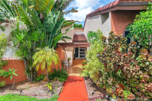 9903 NW 9th St Cir, Miami, FL 33172, Sold 11/23/21