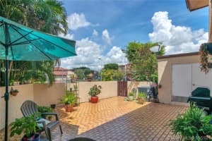 9903 NW 9th St Cir, Miami, FL 33172, Sold 11/23/21