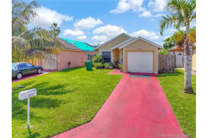 831 SW 10th St, Homestead, FL 33034, Sold 11/19/21