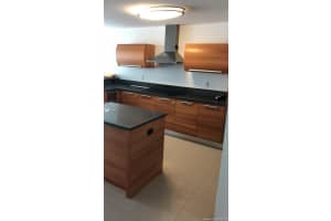 2950 NE 188th St, Miami, FL 33180, Sold 02/04/22