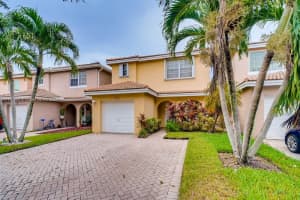 9209 NW 54th St, Sunrise, FL 33351, Sold 11/03/21