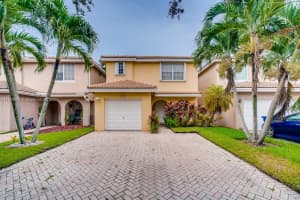9209 NW 54th St, Sunrise, FL 33351, Sold 11/03/21