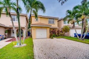 9209 NW 54th St, Sunrise, FL 33351, Sold 11/03/21