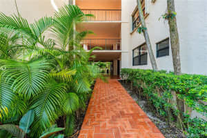 101 Ocean Ln Dr # 309, Key Biscayne, FL 33149, Sold 12/09/21