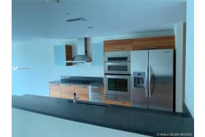 2950 NE 188th St, Miami, FL 33180, Sold 03/11/22