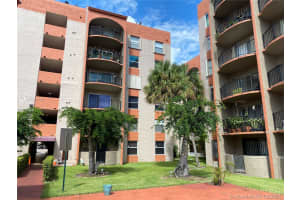 5201 NW 7th St, Miami, FL 33126, Sold 10/22/21