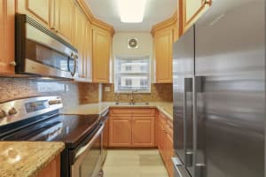 4747 Collins Ave, Miami, FL 33140, Sold 04/08/22
