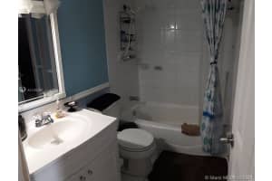 4707 NW 7th St, Miami, FL 33126, Sold 10/22/21