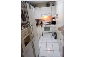 4707 NW 7th St, Miami, FL 33126, Sold 10/22/21